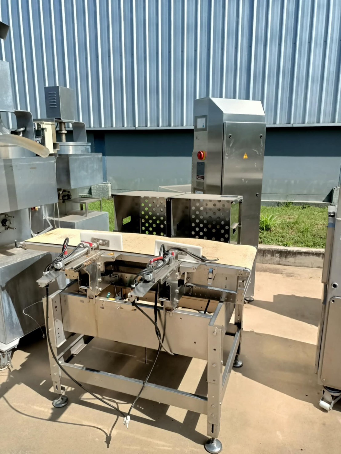 17 - https://อภิญญารับซื้อของเก่า.com | อภิญญารับซื้อของเก่า - ผู้ให้บริการรับประมูลและรับซื้อเครื่องจักรอุตสาหกรรม, เศษโลหะ, สแตนเลส, สายไฟ, แอร์, คอมพิวเตอร์ และของเก่าทุกชนิดแบบครบวงจร ให้ราคาสูงที่สุดในตลาด พร้อมบริการรวดเร็วถึงหน้างาน