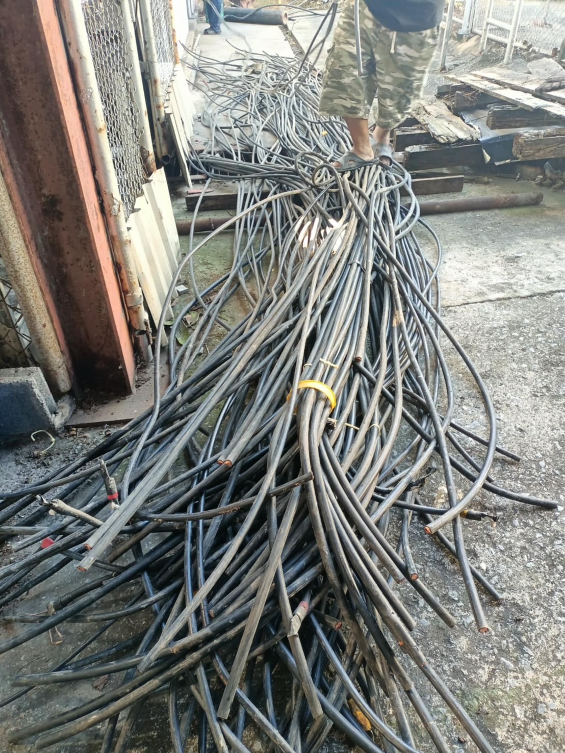 23 - https://อภิญญารับซื้อของเก่า.com | อภิญญารับซื้อของเก่า - ผู้ให้บริการรับประมูลและรับซื้อเครื่องจักรอุตสาหกรรม, เศษโลหะ, สแตนเลส, สายไฟ, แอร์, คอมพิวเตอร์ และของเก่าทุกชนิดแบบครบวงจร ให้ราคาสูงที่สุดในตลาด พร้อมบริการรวดเร็วถึงหน้างาน